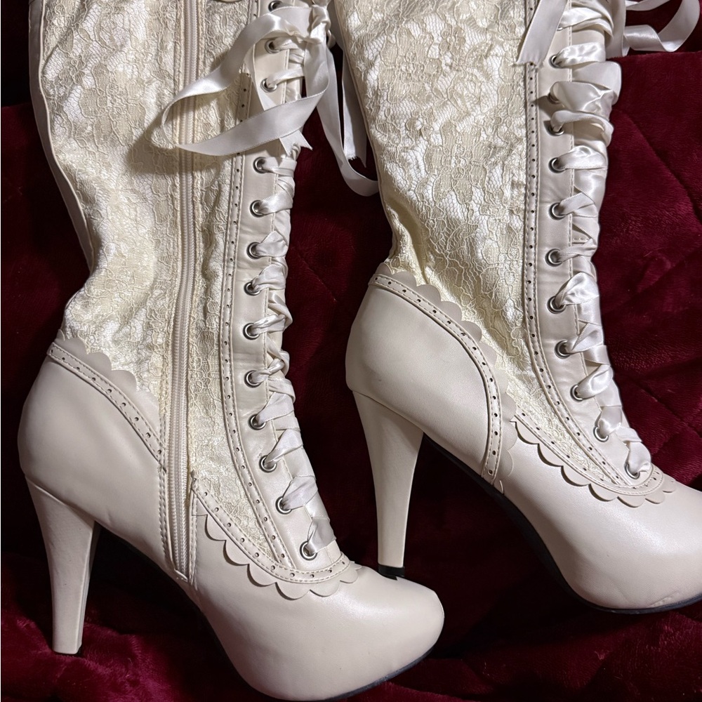 Elegant Lace-Up Ivory Women's Boots
